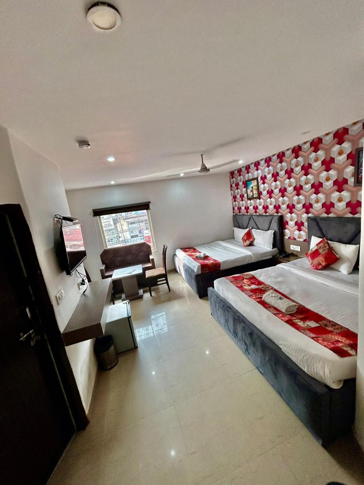 Hotel Kelvish Free Airport Pickup New Delhi Exterior photo